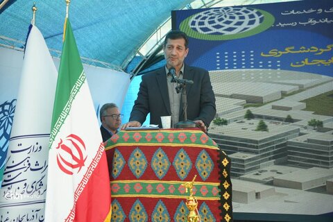 کلنگ‌زنی فاز اول مجتمع تجاری و گردشگری در میاندوآب