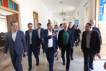 بازدید رئیس‌جمهور از ساختمان تاریخی مرکز خدمات سرمایه‌گذاری آذربایجان‌غربی