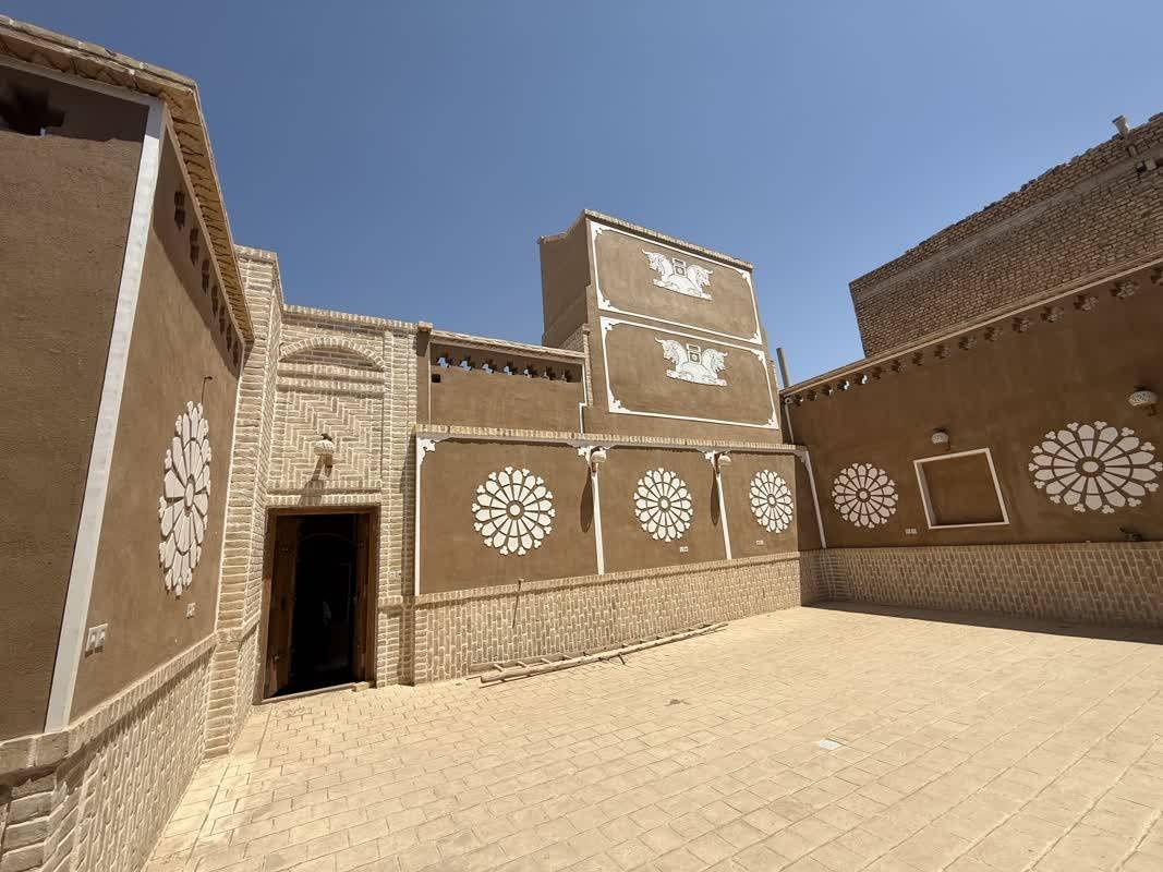 بازدید مدیرکل دفتر تسهیلات و کارآفرینی وزارت میراث فرهنگی از سه پروژه گردشگری در میبد