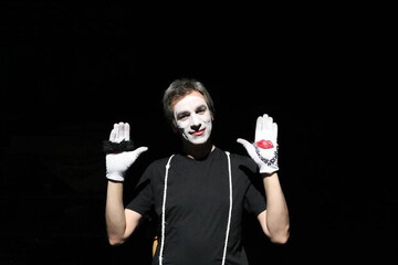 جشنواره بین‌المللی پانتومیم زنجان به ایستگاه چهارم رسید