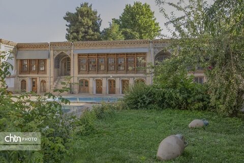 خانه تاریخی افتخارالاسلام بروجرد و آرامشی از جنس خانه پدر بزرگ