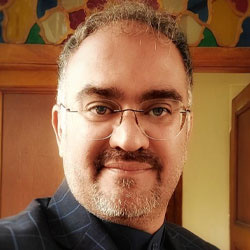 تأثیر اجرای برنامه‌های فرهنگی در محوطه‌ها و بناهای تاریخی