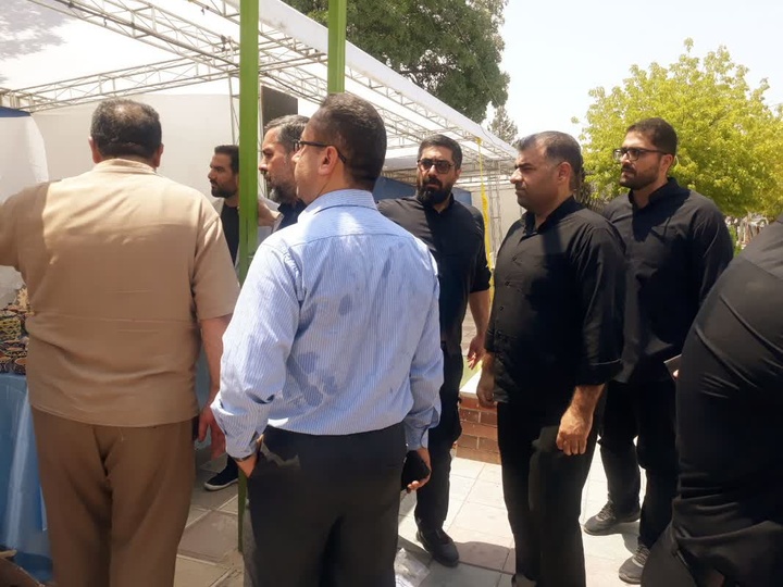 هنرمندان صنایع‌دستی کرمانشاه از برکات اربعین بهره‌مند شدند/ راه‌اندازی بیش از ۳۰ غرفه صنایع دستی در مسیر زائران