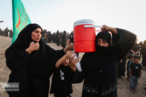 استقبال از زائران کربلا در روستای «خلیفه حیدر»