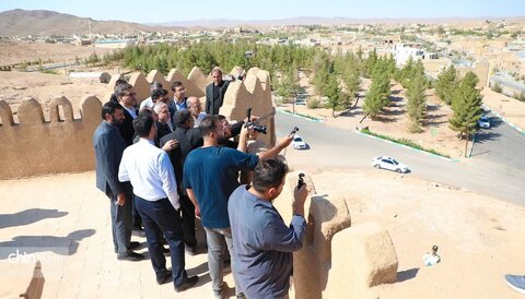 وزیر میراث فرهنگی از ظرفیت‌های گردشگری و بافت تاریخی ندوشن بازدید کرد
