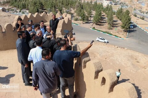 وزیر میراث فرهنگی از ظرفیت‌های گردشگری و بافت تاریخی ندوشن بازدید کرد
