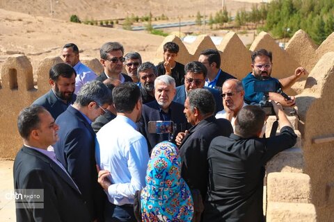 وزیر میراث فرهنگی از ظرفیت‌های گردشگری و بافت تاریخی ندوشن بازدید کرد