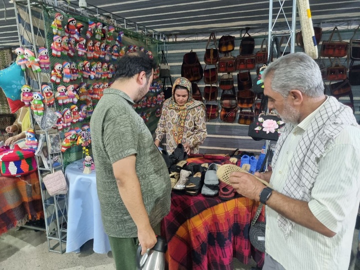 برپایی نمایشگاه صنایع‌دستی ویژه اربعین در پایانه شهید رئیسی (برکت) مرز مهران ایلام