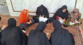 توانمندسازی بانوان روستای اکبرآباد شهرستان هامون با آموزش صنایع‌دستی