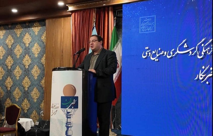 روزنامه‌نگاری، حرفه‌ای است که باید با عشق و تعهد دنبال شود/ تأکید بر شفافیت، صداقت و حذف فضای تقابل میان رسانه و دولت