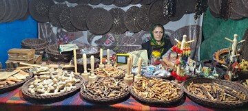 برپایی نمایشگاه صنایع‌دستی در مرز تمرچین