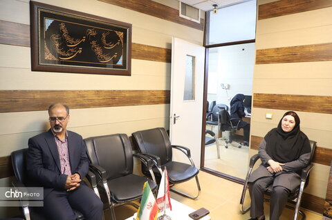 خبرنگار