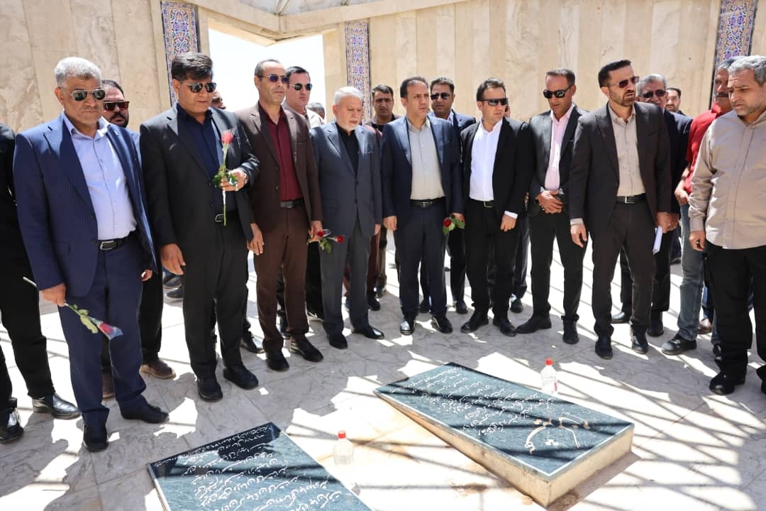 بازدید وزیر میراثفرهنگی از موزه پاسارگاد و ادای احترام به مقام شامخ شهدا/ تأکید بر تسریع تکمیل پروژه و معرفی شایسته میراث ایران