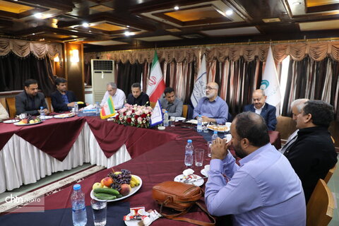 نشست مدیر کل میراث‌فرهنگی استان بوشهر با اصحاب رسانه به مناسبت روز خبرنگار