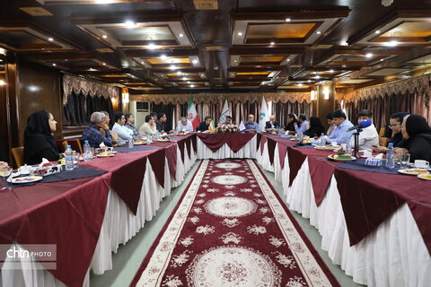 نشست مدیر کل میراث‌فرهنگی استان بوشهر با اصحاب رسانه به مناسبت روز خبرنگار