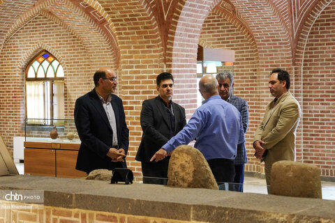 بازدید رئیس امور ساختارهای سازمانی سازمان اداری و استخدامی کشور از مجموعه جهانی شیخ صفی الدین اردبیلی