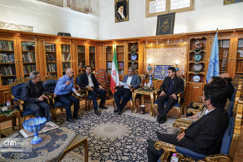 بازدید رئیس امور ساختارهای سازمانی سازمان اداری و استخدامی کشور از مجموعه جهانی شیخ صفی الدین اردبیلی