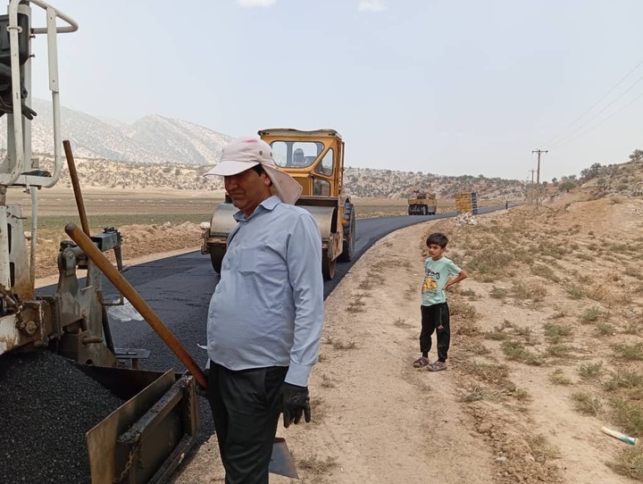 اجرای عملیات آسفالت جاده دسترسی منطقه گردشگری برم الوان بهمئی