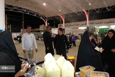 بازدید عباس میرزاد معاون هماهنگی امور اقتصادی استانداری و فرزاد شریفی مدیرکل میراث فرهنگی، گردشگری و صنایع‌دستی استان از نمایشگاه صنایع‌دستی در پایانه برکت مرز مهران