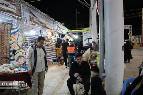 بازدید عباس میرزاد معاون هماهنگی امور اقتصادی استانداری و فرزاد شریفی مدیرکل میراث فرهنگی، گردشگری و صنایع‌دستی استان از نمایشگاه صنایع‌دستی در پایانه برکت مرز مهران