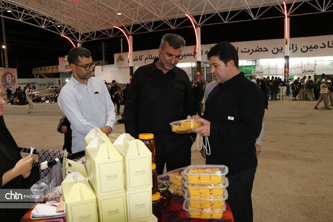 بازدید عباس میرزاد معاون هماهنگی امور اقتصادی استانداری و فرزاد شریفی مدیرکل میراث فرهنگی، گردشگری و صنایع‌دستی استان از نمایشگاه صنایع‌دستی در پایانه برکت مرز مهران