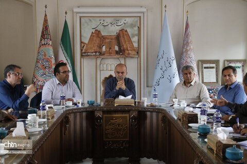 دیدار مدیرکل میراث فرهنگی استان آذربایجان شرقی نماینده مردم سراب در مجلس شورای اسلامی و مسئولین شهرستان سراب