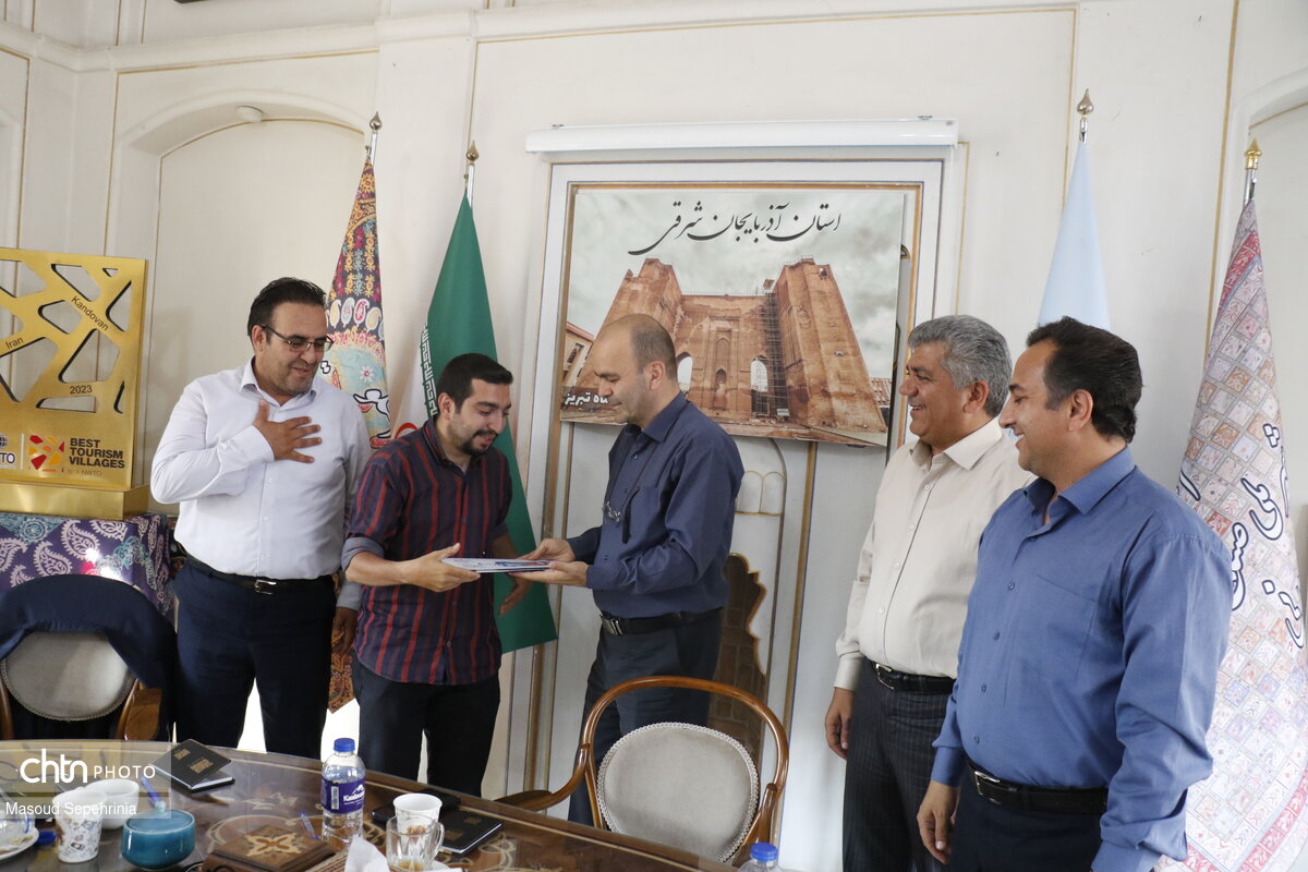 تجلیل مدیرکل میراث فرهنگی استان و نماینده مردم سراب در مجلس شورای اسلامی از مسعود سپهری نیا
