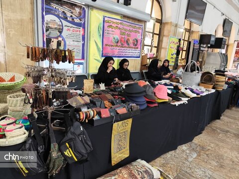 برپایی نمایشگاه صنایع‌دستی و سوغات برای زائران اربعین در راه‌آهن زاگرس