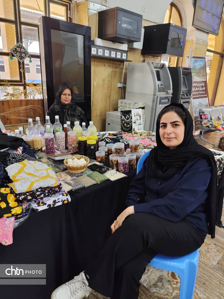 برپایی نمایشگاه صنایع‌دستی و سوغات برای زائران اربعین در راه‌آهن زاگرس