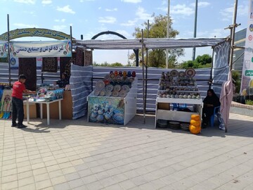 برپایی نمایشگاه صنایع‌دستی و سوغات در شهرستان فامنین