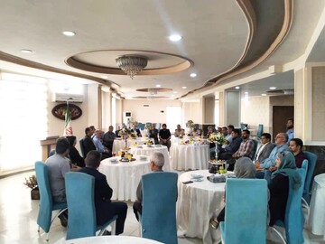 نشست هم‌اندیشی مدیران و فعالان گردشگری در گرمسار برگزار شد