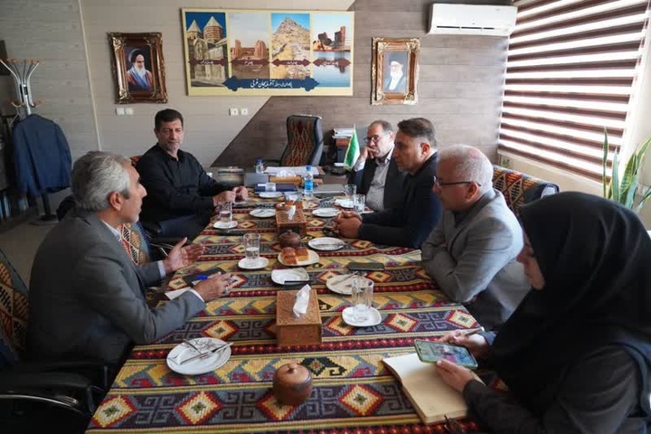 اعلام آمادگی سرمایه‌گذار اصفهانی برای سرمایه‌گذاری در حوزه گردشگری آذربایجان غربی