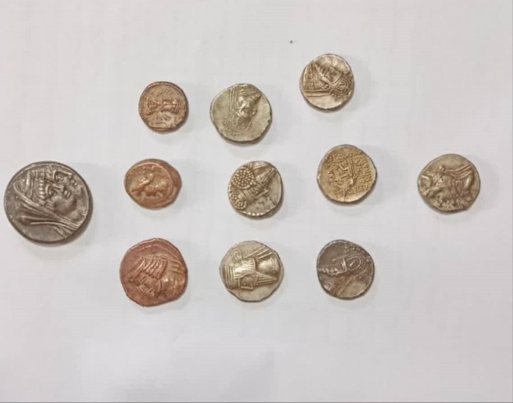 کشف ۱۱ سکه تاریخی درشهرستان خرم آباد