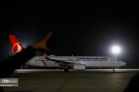 ورود پیکر استاد فرشچیان به اصفهان