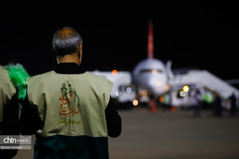 ورود پیکر استاد فرشچیان به اصفهان