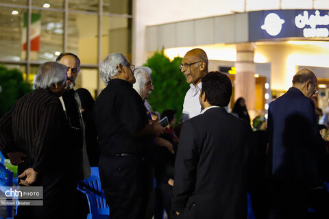 ورود پیکر استاد فرشچیان به اصفهان