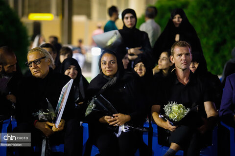 ورود پیکر استاد فرشچیان به اصفهان