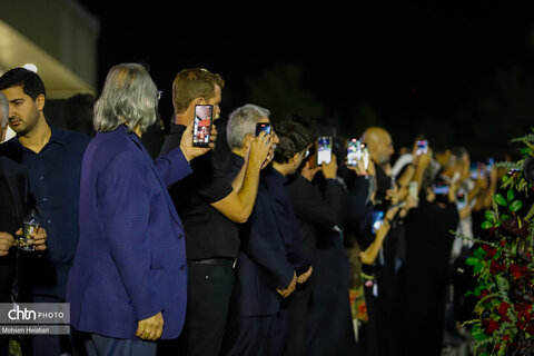 ورود پیکر استاد فرشچیان به اصفهان