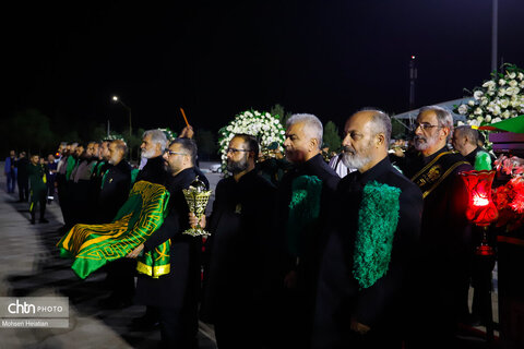 ورود پیکر استاد فرشچیان به اصفهان