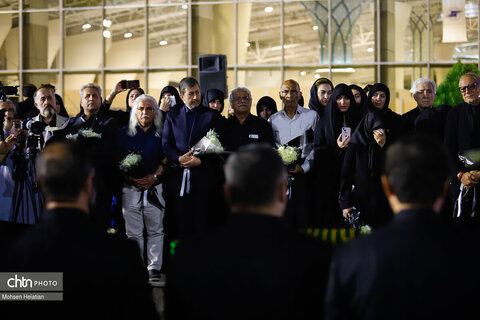 ورود پیکر استاد فرشچیان به اصفهان