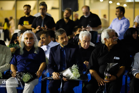 ورود پیکر استاد فرشچیان به اصفهان