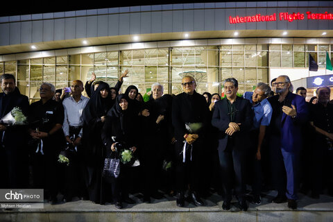 ورود پیکر استاد فرشچیان به اصفهان