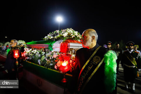 ورود پیکر استاد فرشچیان به اصفهان