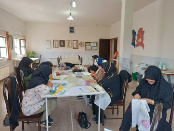 دوره تخصصی گراف‌دوزی در مهدی‌شهر برگزار شد