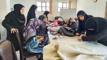 دوره آموزشی پیشرفته معرق چرم در مهدی‌شهر برگزار شد