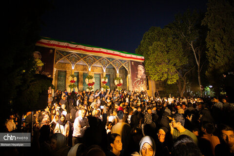 پیکر استاد فرشچیان در کنار صائب تبریزی آرام گرفت