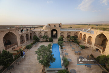 کاروانسرای تاریخی دودهک؛ گنجینه‌ای از دوران صفویه در دل دلیجان