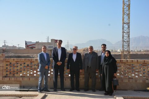 بررسی روند پیشرفت و مساعدسازی دو مجتمع گردشگری یزد