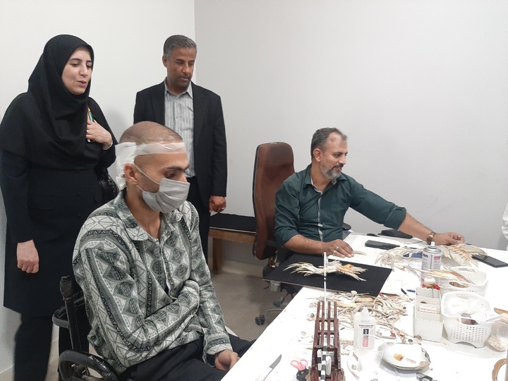 بازدید سرپرست اداره‌کل میراث‌فرهنگی هرمزگان از کارگاه‌های انجمن ضایعات نخاعی/ تأکید بر بسته‌بندی و برندسازی صنایع‌دستی