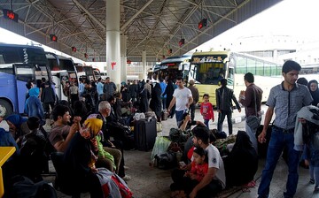 زائران حضرت رضا(ع) حتما بلیت بازگشت از مشهد را تهیه کنند